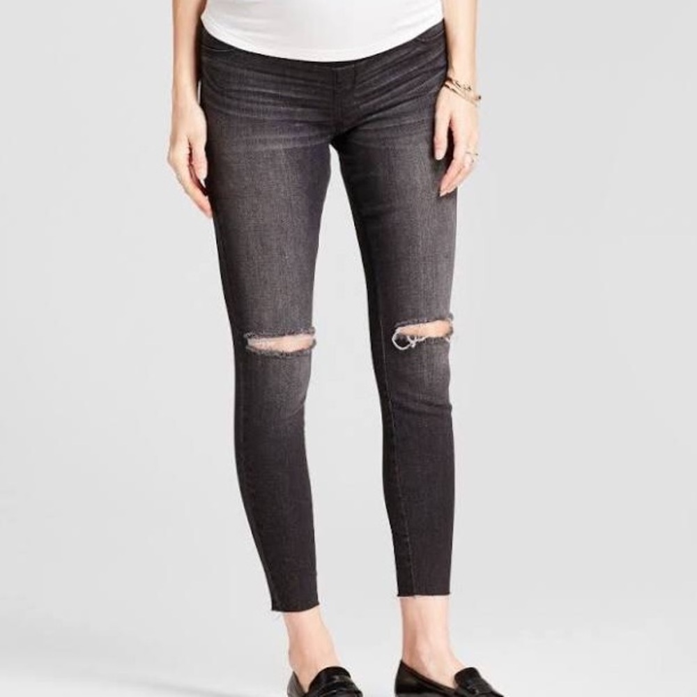 Black Distressed Maternity Jegging